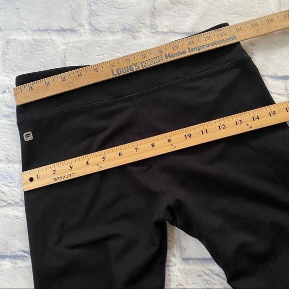 Fabletics Sydnee Capri Pants Leggings EUC XS/S - Picture 8 of 10